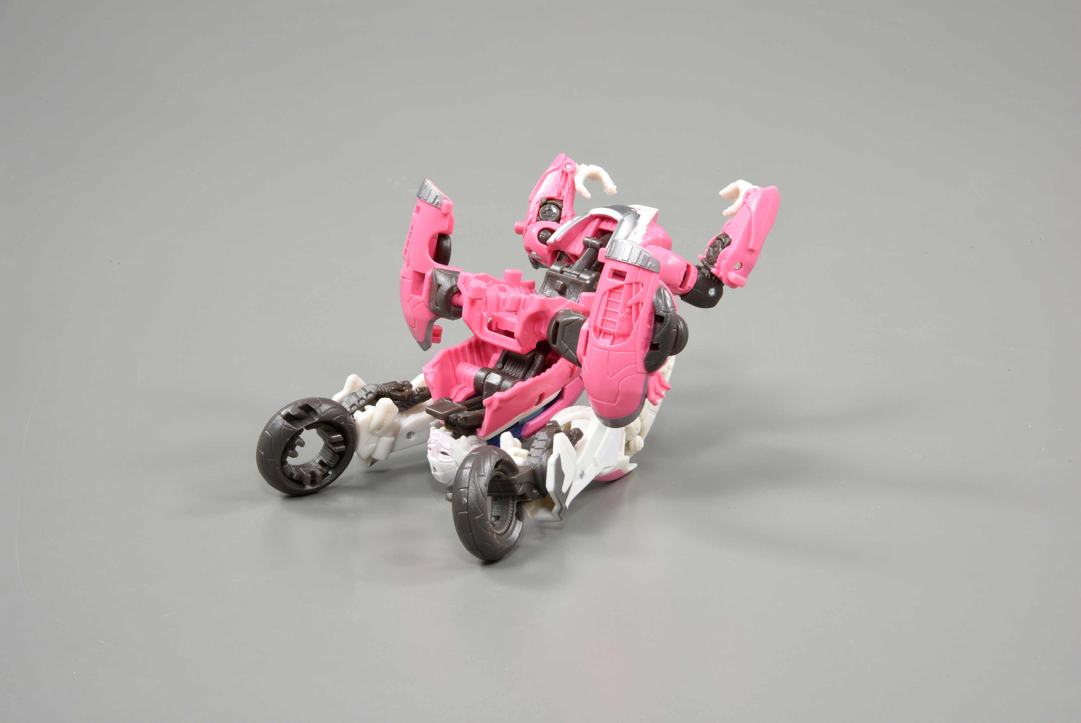 Transformers スタジオシリーズARCEE SS-92 新品 Transformers Studio Series SS-92 Arcee G1 TF:TM TakaraTomy